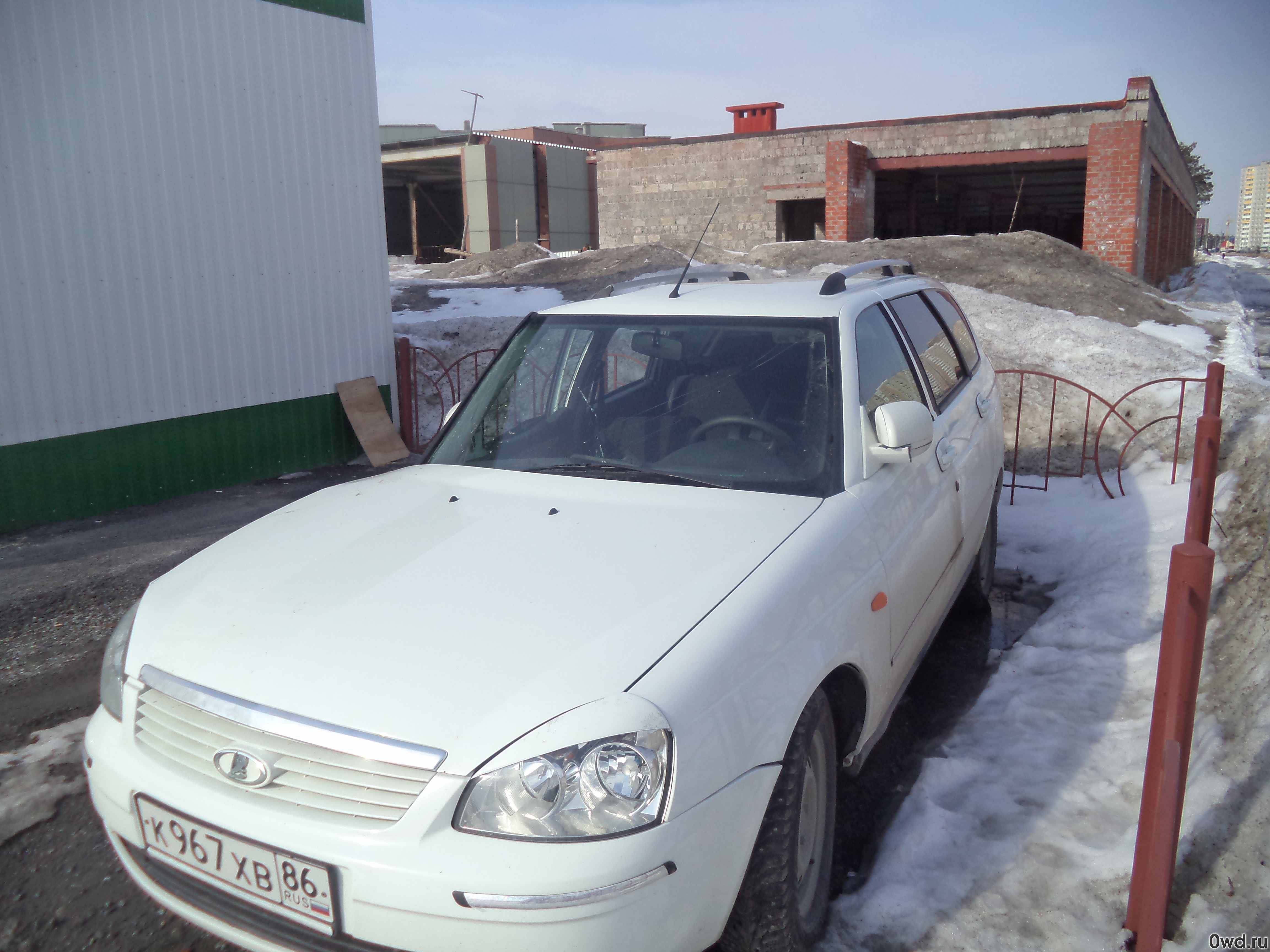 Битый автомобиль LADA (ВАЗ) Priora (2011) в Сургуте