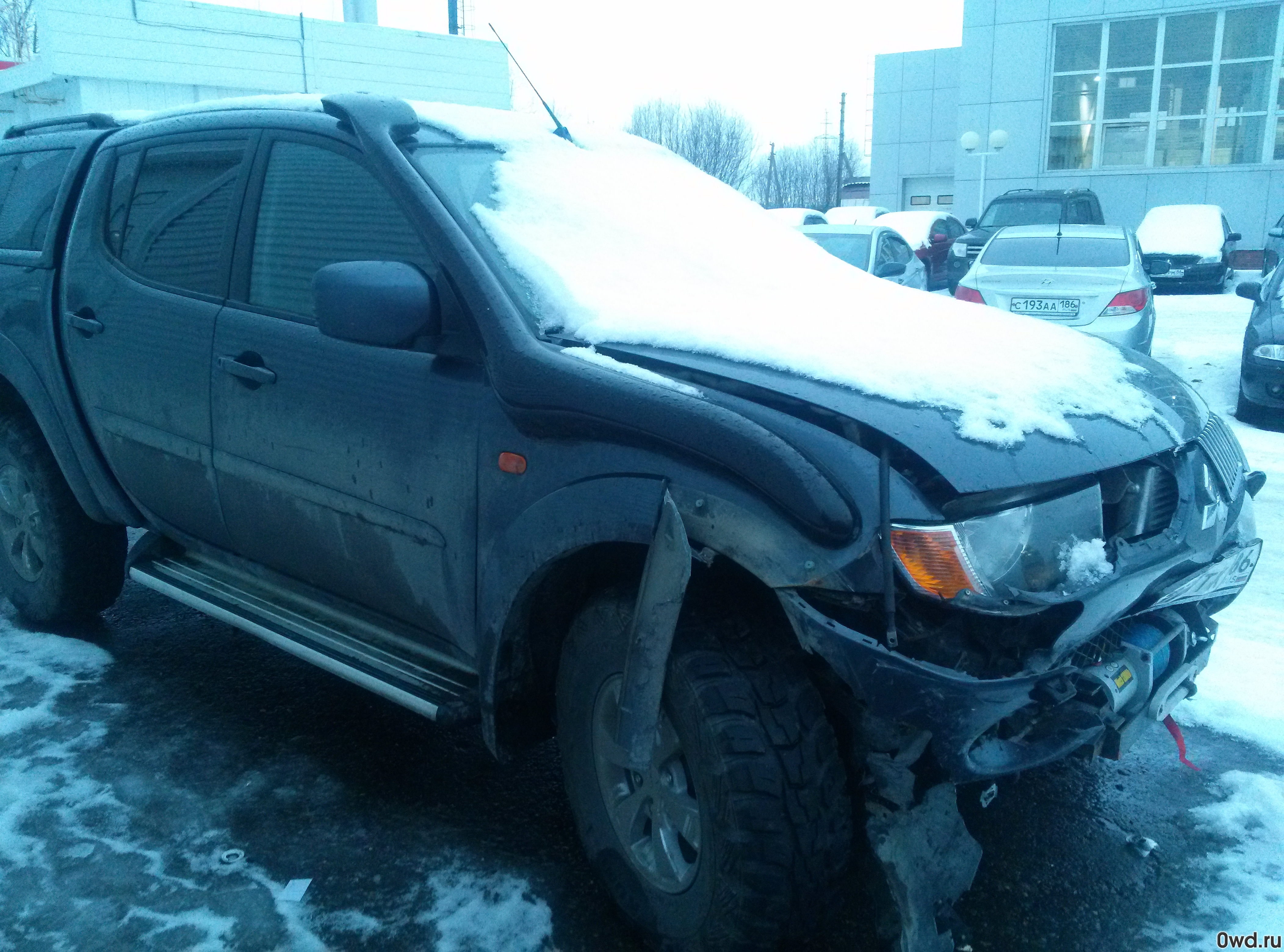 Битый автомобиль Mitsubishi L 200 (2008) в Сургуте